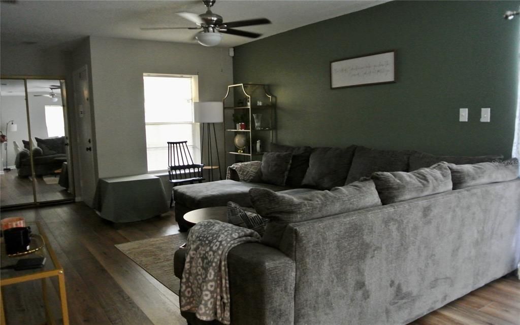 For Sale: $230,000 (3 beds, 2 baths, 1247 Square Feet)