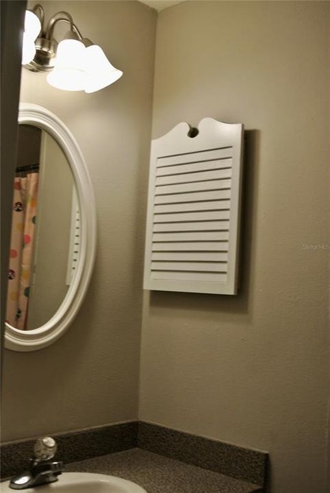 For Sale: $230,000 (3 beds, 2 baths, 1247 Square Feet)