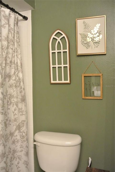 For Sale: $230,000 (3 beds, 2 baths, 1247 Square Feet)