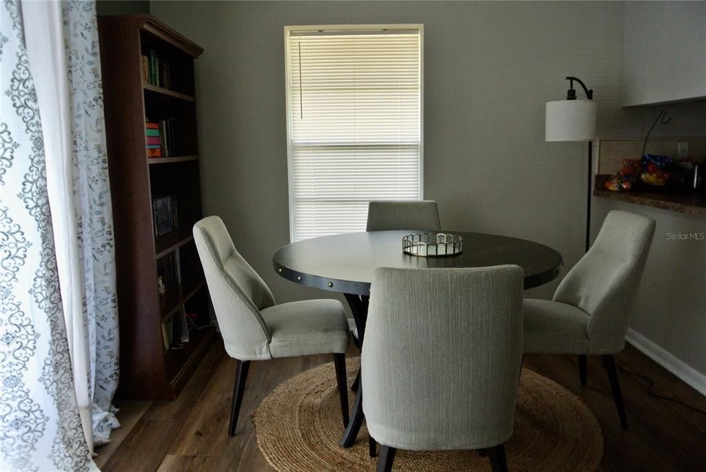 For Sale: $230,000 (3 beds, 2 baths, 1247 Square Feet)