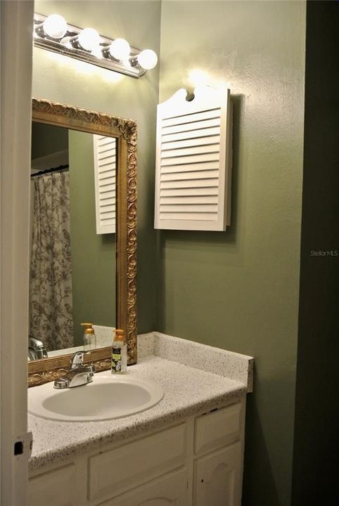 For Sale: $230,000 (3 beds, 2 baths, 1247 Square Feet)