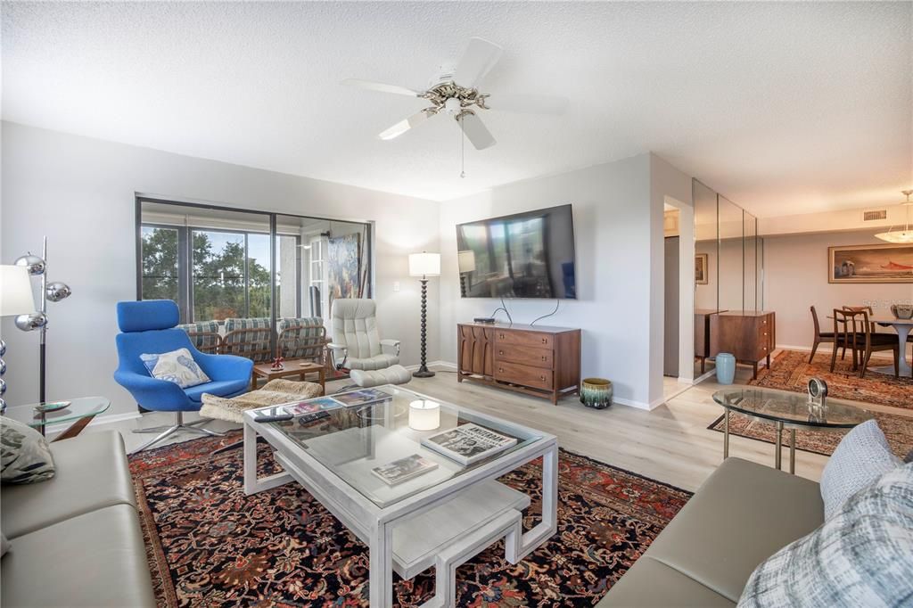 Active With Contract: $1,800 (2 beds, 2 baths, 1700 Square Feet)