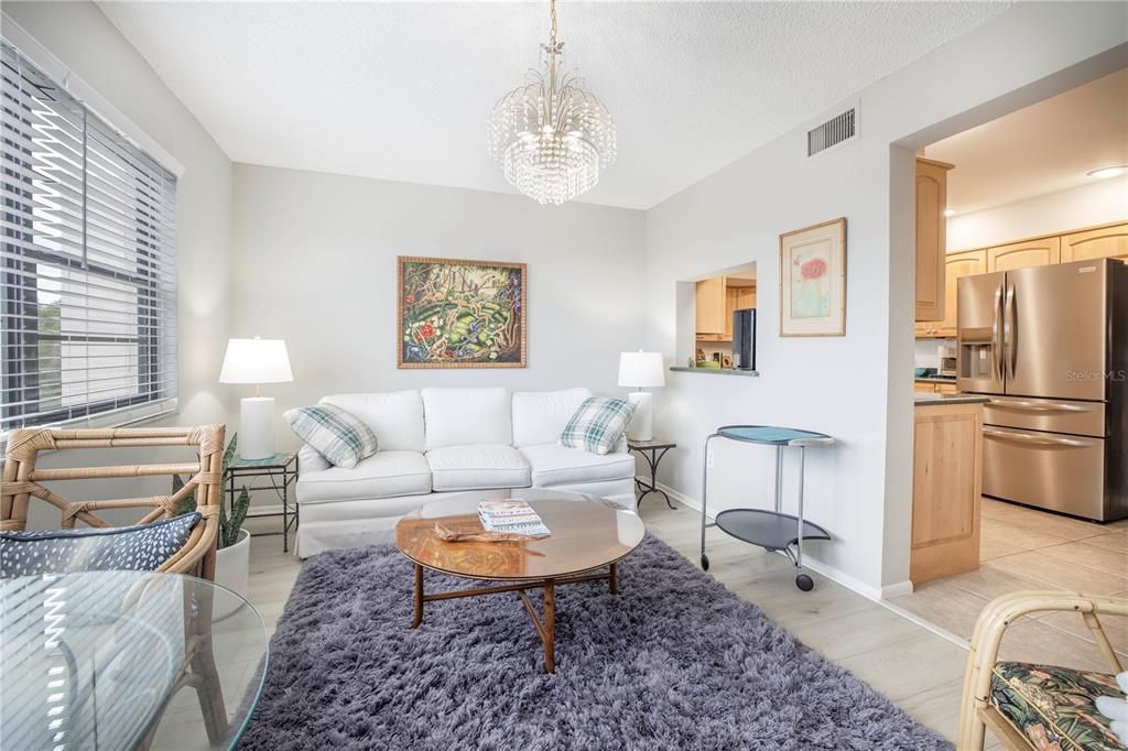 Active With Contract: $1,800 (2 beds, 2 baths, 1700 Square Feet)