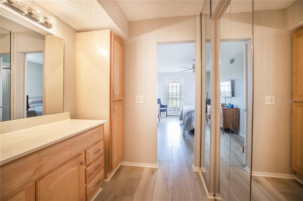 Active With Contract: $1,800 (2 beds, 2 baths, 1700 Square Feet)