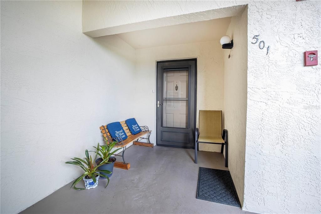 Active With Contract: $1,800 (2 beds, 2 baths, 1700 Square Feet)