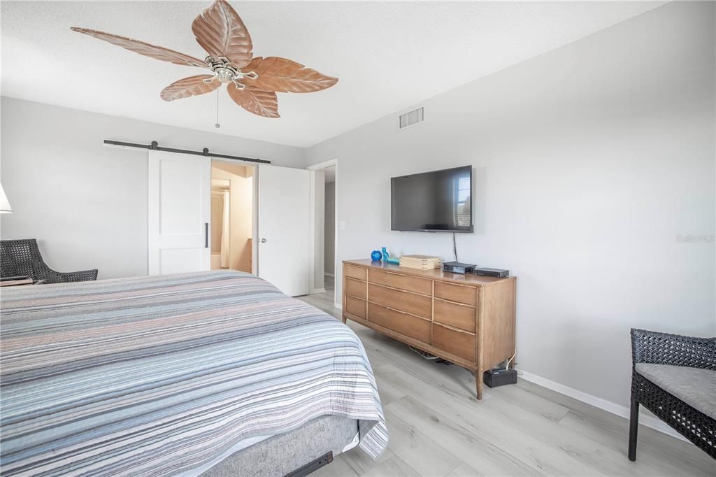 Active With Contract: $1,800 (2 beds, 2 baths, 1700 Square Feet)
