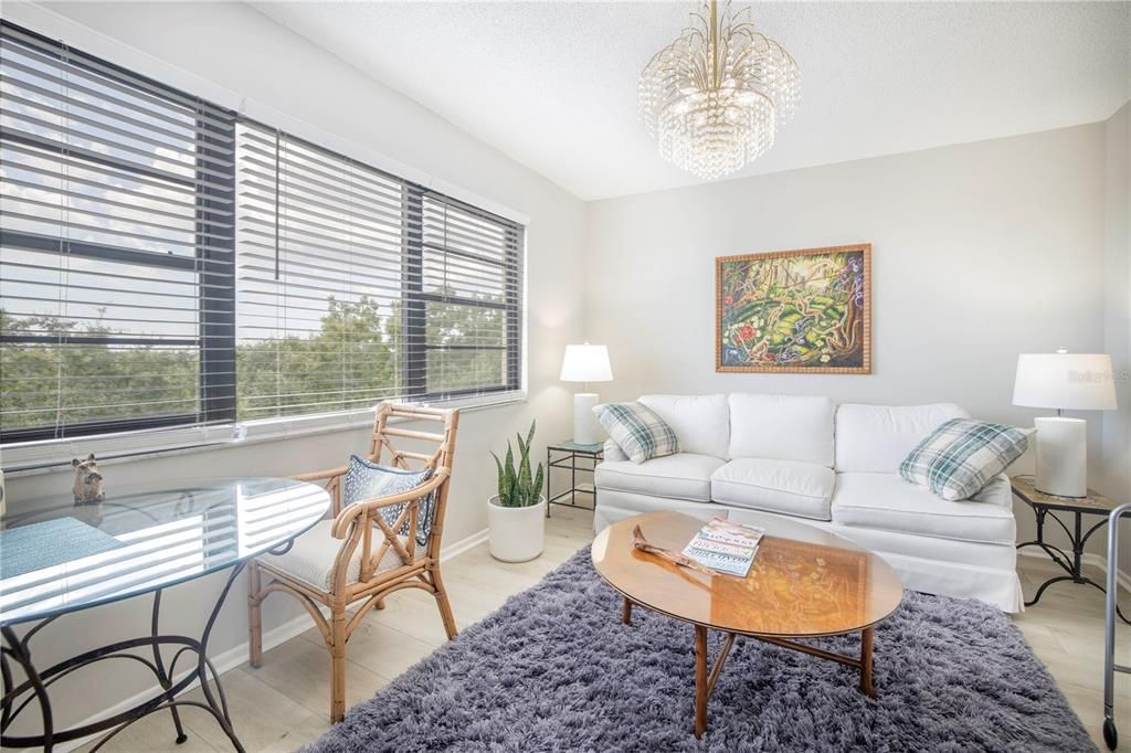 Active With Contract: $1,800 (2 beds, 2 baths, 1700 Square Feet)