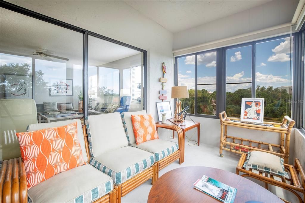 Active With Contract: $1,800 (2 beds, 2 baths, 1700 Square Feet)