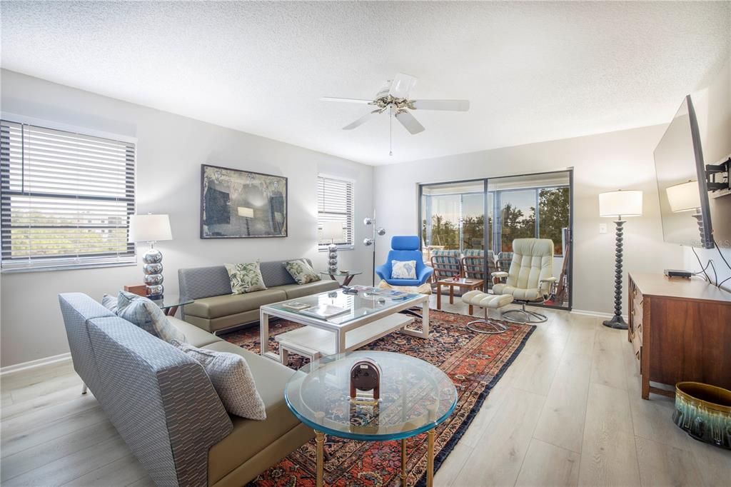 Active With Contract: $1,800 (2 beds, 2 baths, 1700 Square Feet)