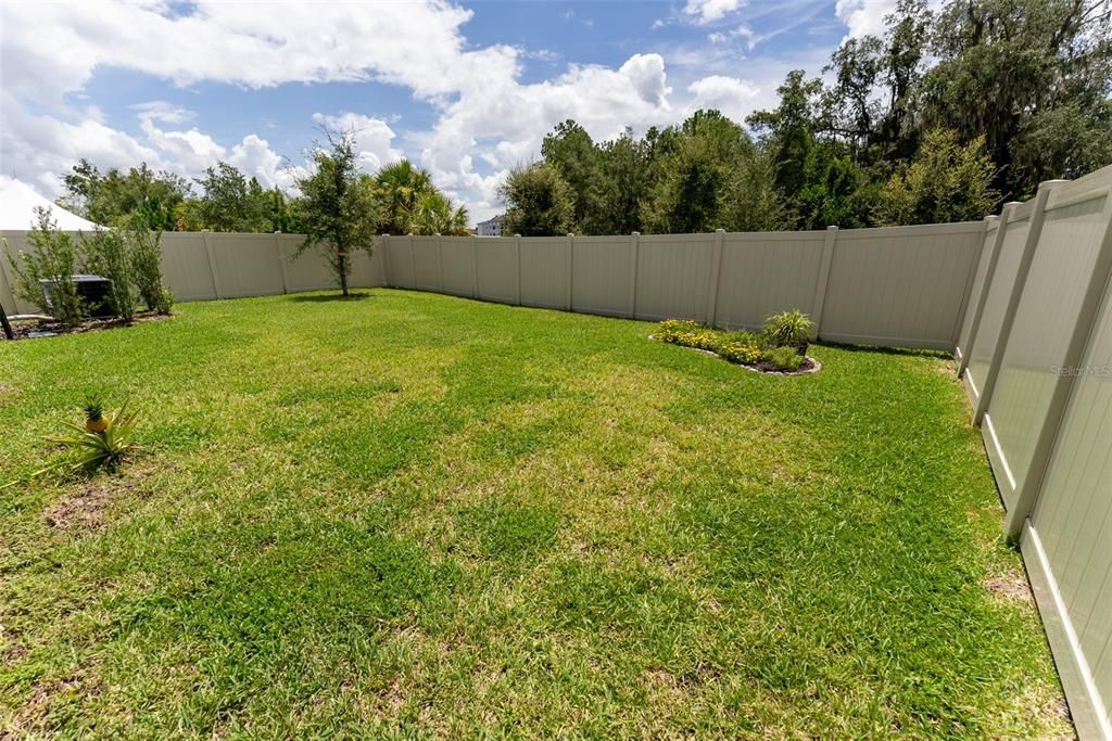 Под контрактом: $359,900 (4 спален, 2 ванн, 2053 Квадратных фут)