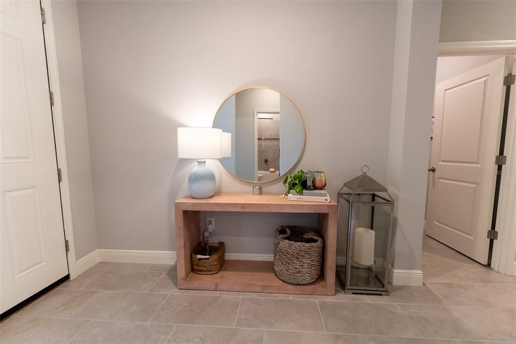 Под контрактом: $359,900 (4 спален, 2 ванн, 2053 Квадратных фут)