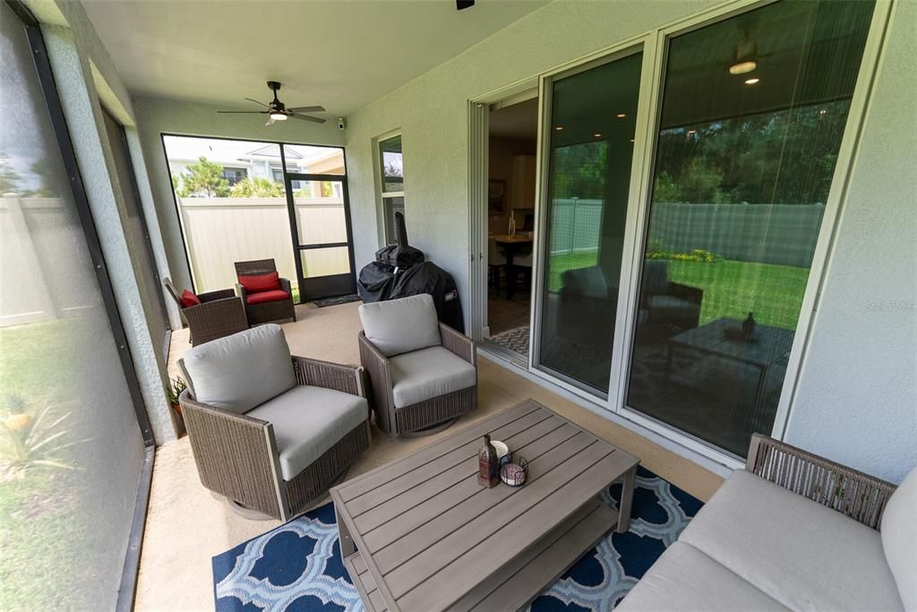 Под контрактом: $359,900 (4 спален, 2 ванн, 2053 Квадратных фут)