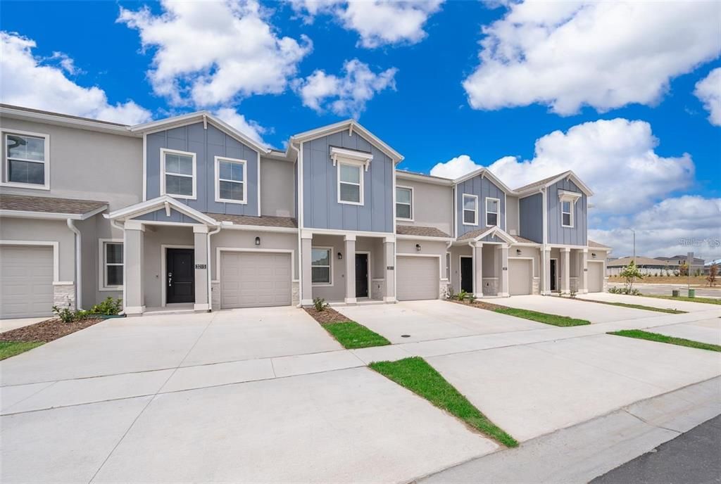 合同活跃: $1,700 (3 贝兹, 2 浴室, 1830 平方英尺)