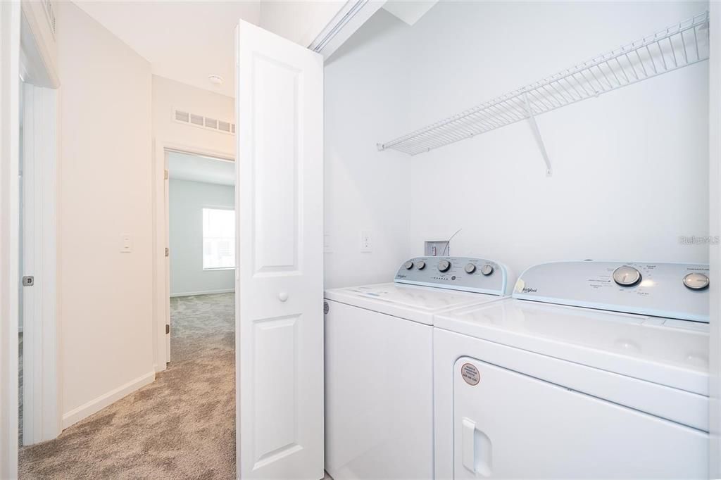 合同活跃: $1,700 (3 贝兹, 2 浴室, 1830 平方英尺)