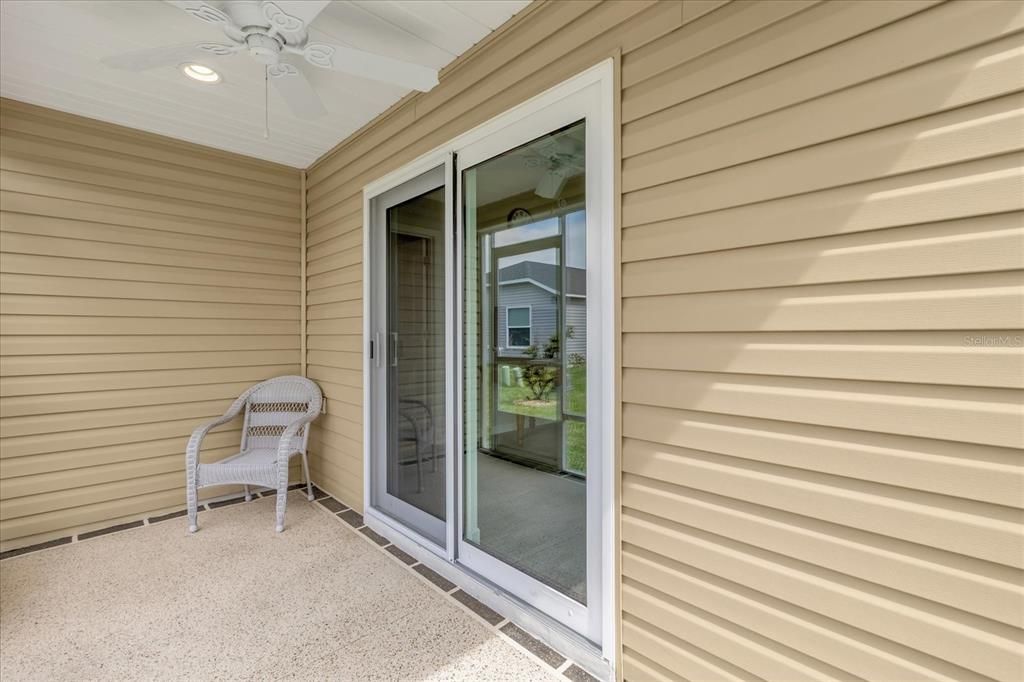 En Venta: $262,900 (2 camas, 2 baños, 979 Pies cuadrados)