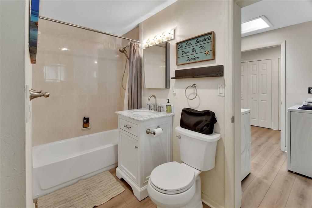 待售: $699,000 (4 贝兹, 2 浴室, 2498 平方英尺)