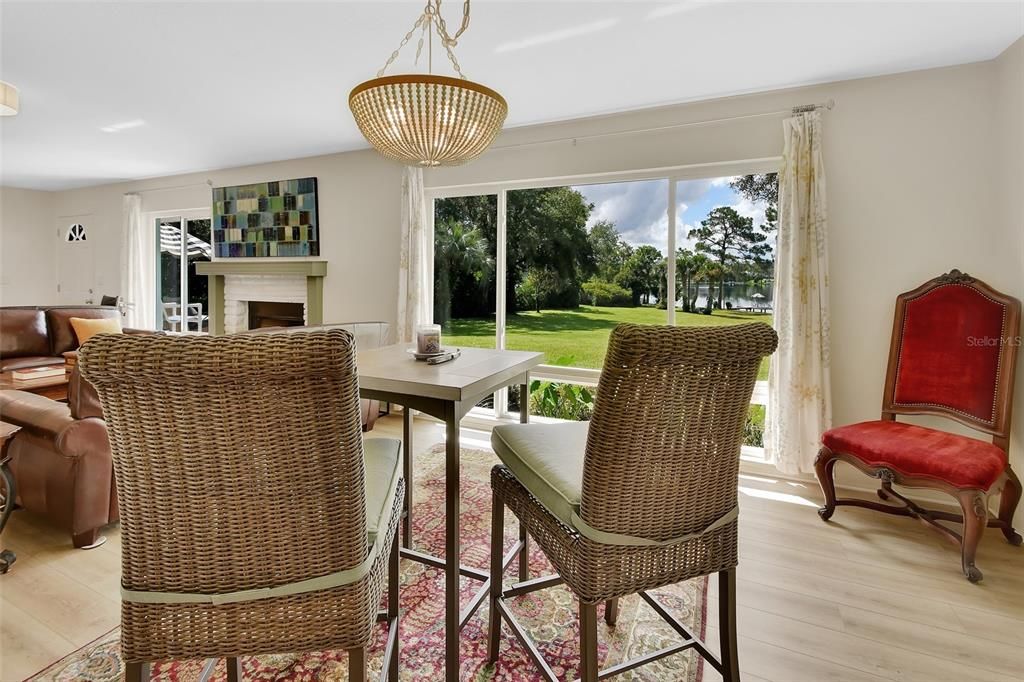 待售: $699,000 (4 贝兹, 2 浴室, 2498 平方英尺)