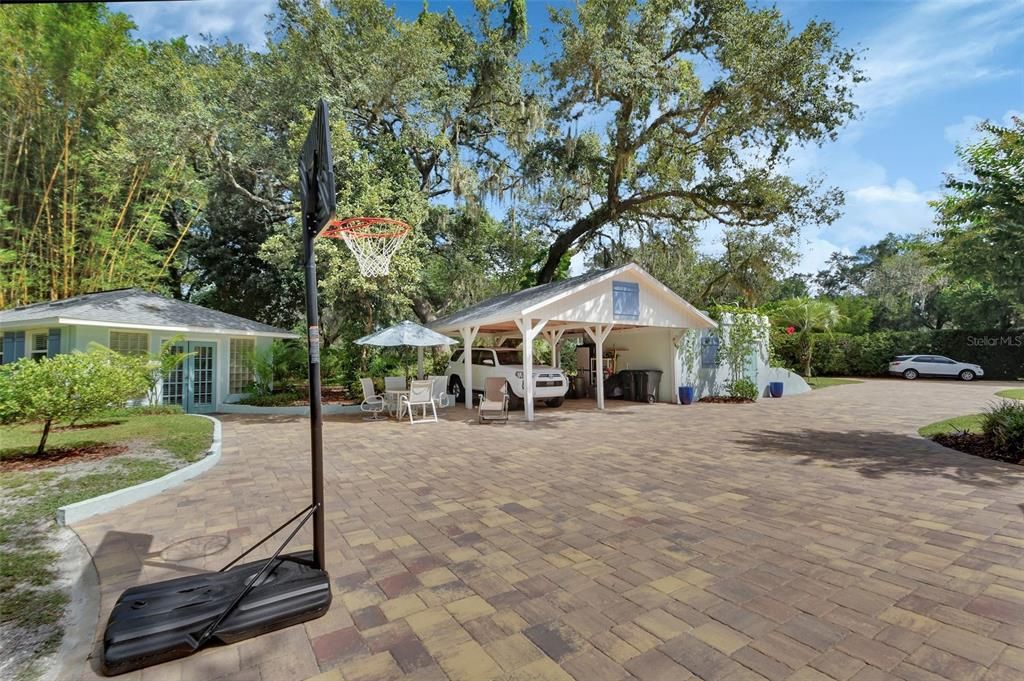 待售: $699,000 (4 贝兹, 2 浴室, 2498 平方英尺)