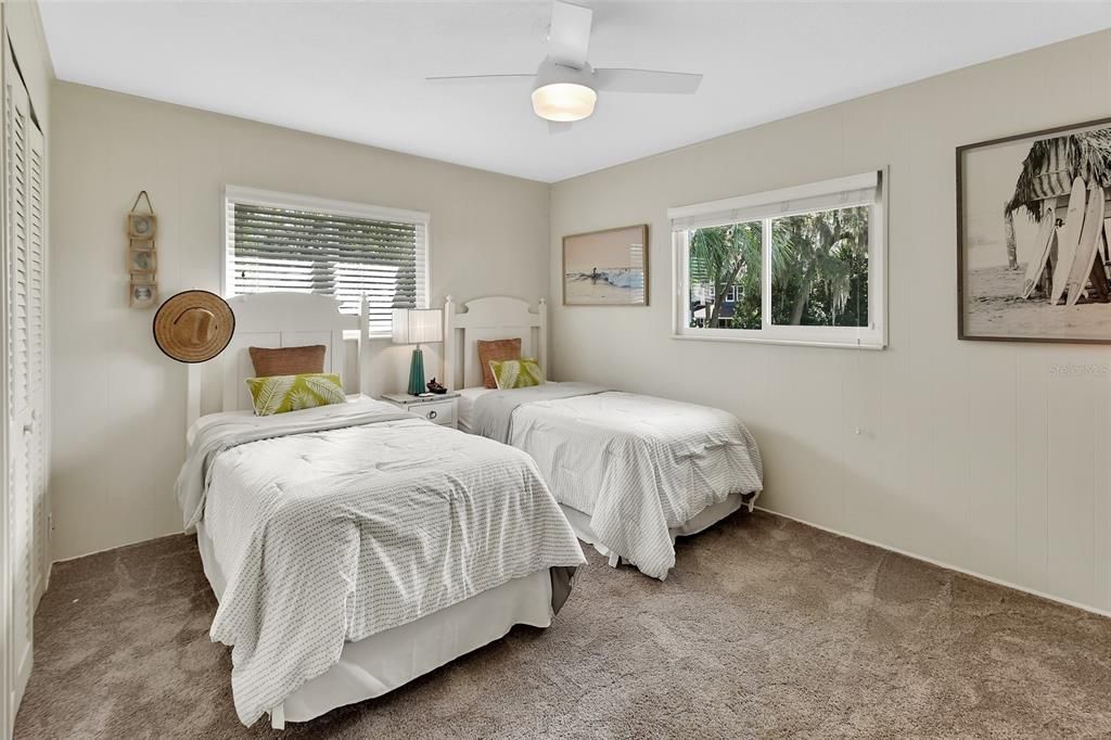 待售: $699,000 (4 贝兹, 2 浴室, 2498 平方英尺)