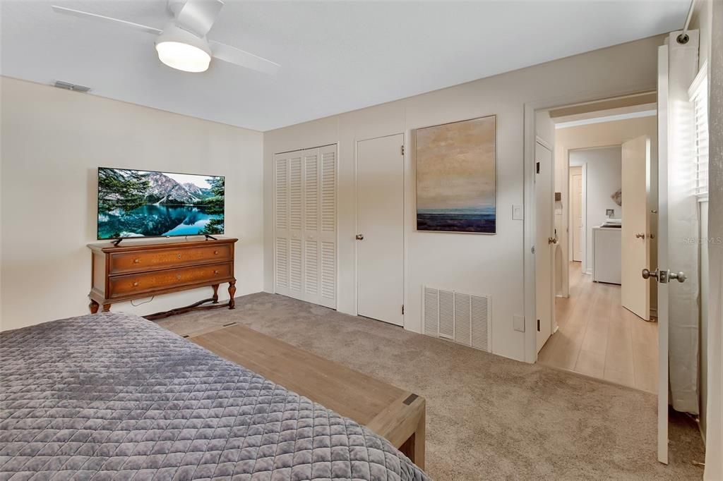 待售: $699,000 (4 贝兹, 2 浴室, 2498 平方英尺)