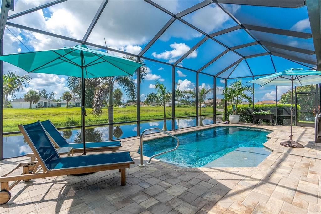 Active With Contract: $875,000 (4 beds, 3 baths, 2664 Square Feet)