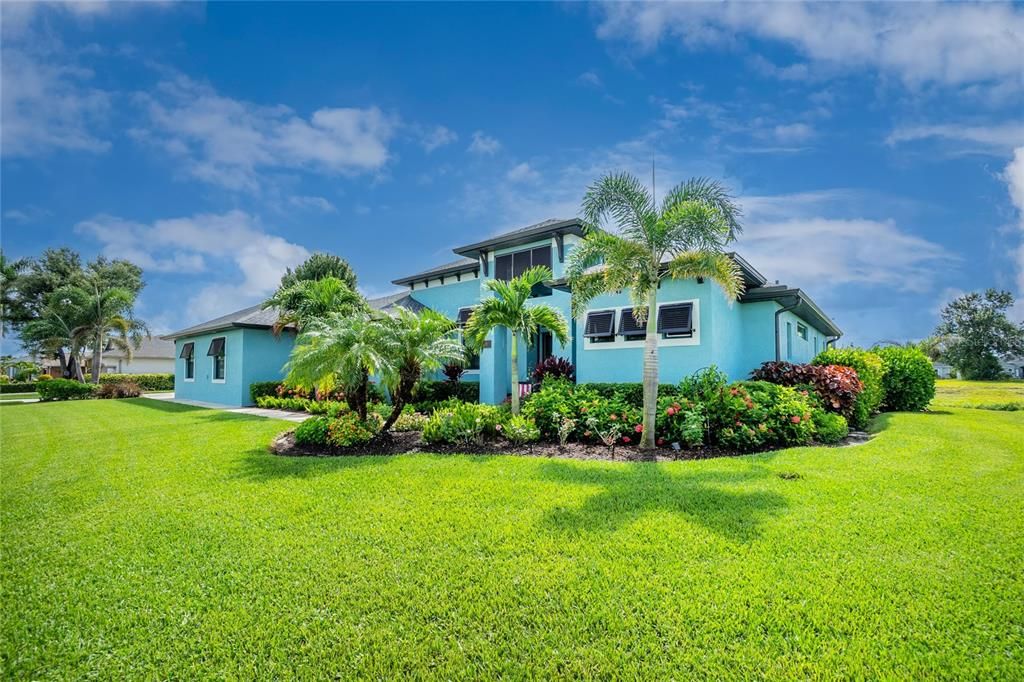 Active With Contract: $875,000 (4 beds, 3 baths, 2664 Square Feet)