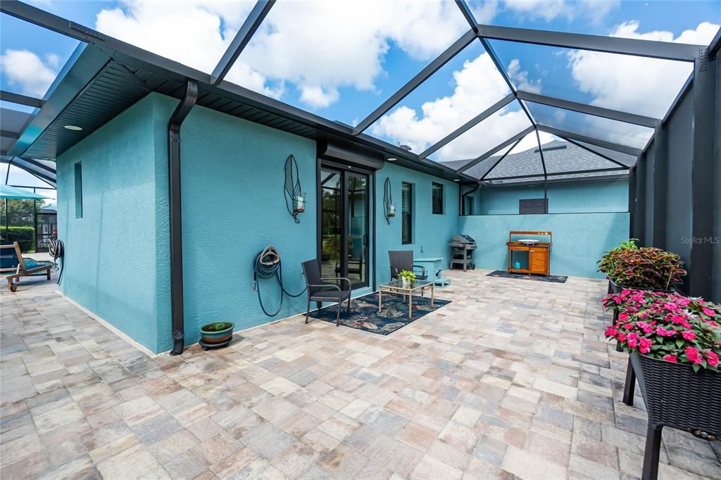 Active With Contract: $875,000 (4 beds, 3 baths, 2664 Square Feet)