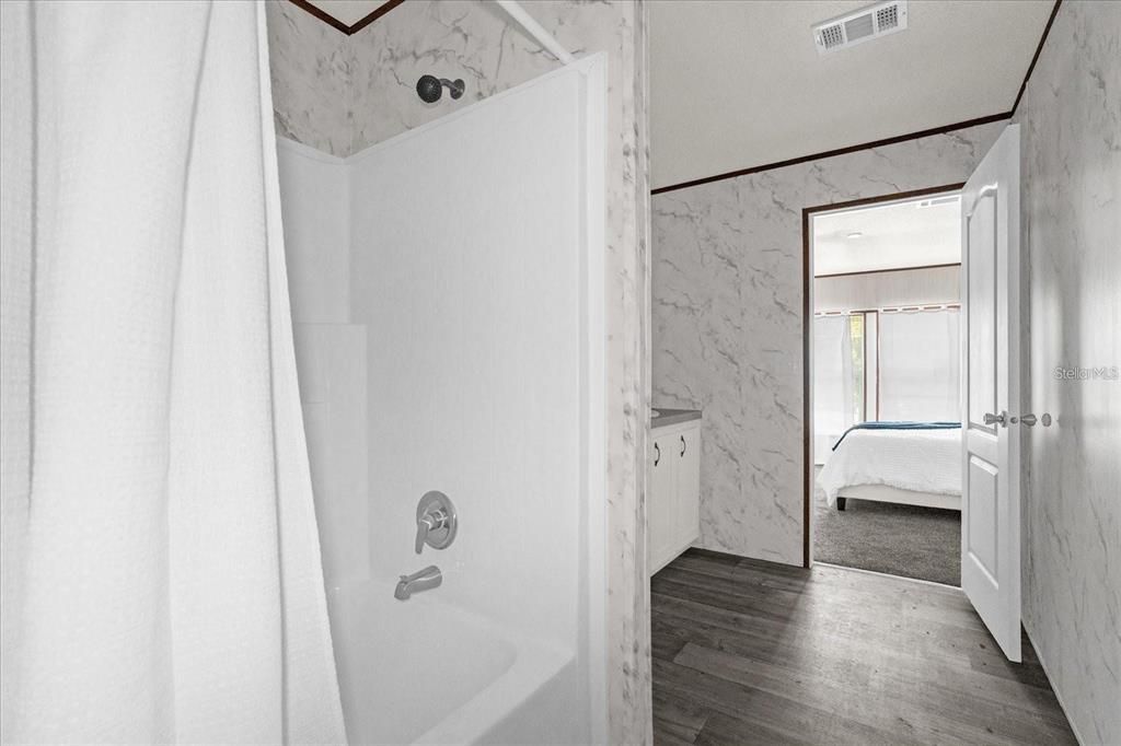 На продажу: $349,990 (4 спален, 2 ванн, 1456 Квадратных фут)