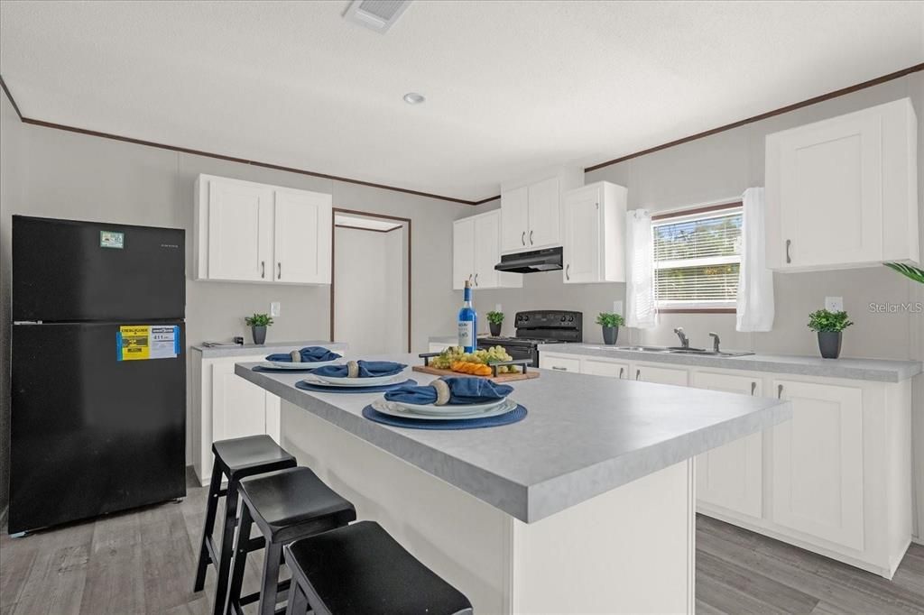 На продажу: $349,990 (4 спален, 2 ванн, 1456 Квадратных фут)