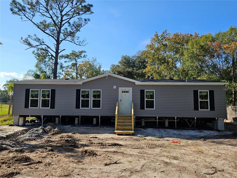 На продажу: $349,990 (4 спален, 2 ванн, 1456 Квадратных фут)