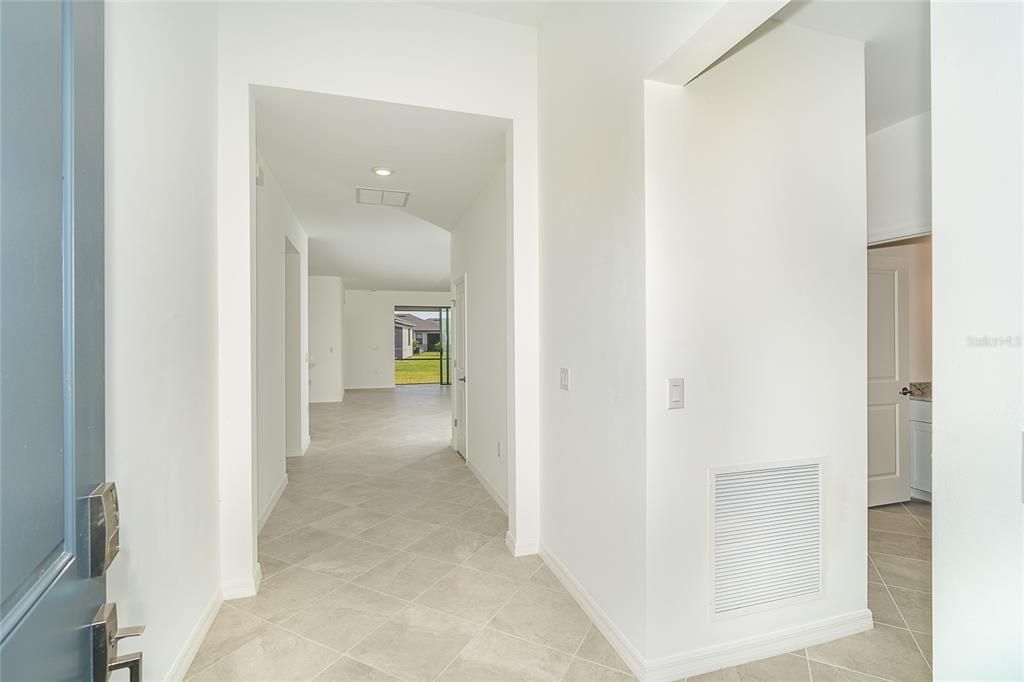 出租: $2,550 (4 贝兹, 3 浴室, 2032 平方英尺)