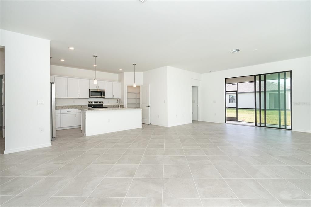 出租: $2,550 (4 贝兹, 3 浴室, 2032 平方英尺)