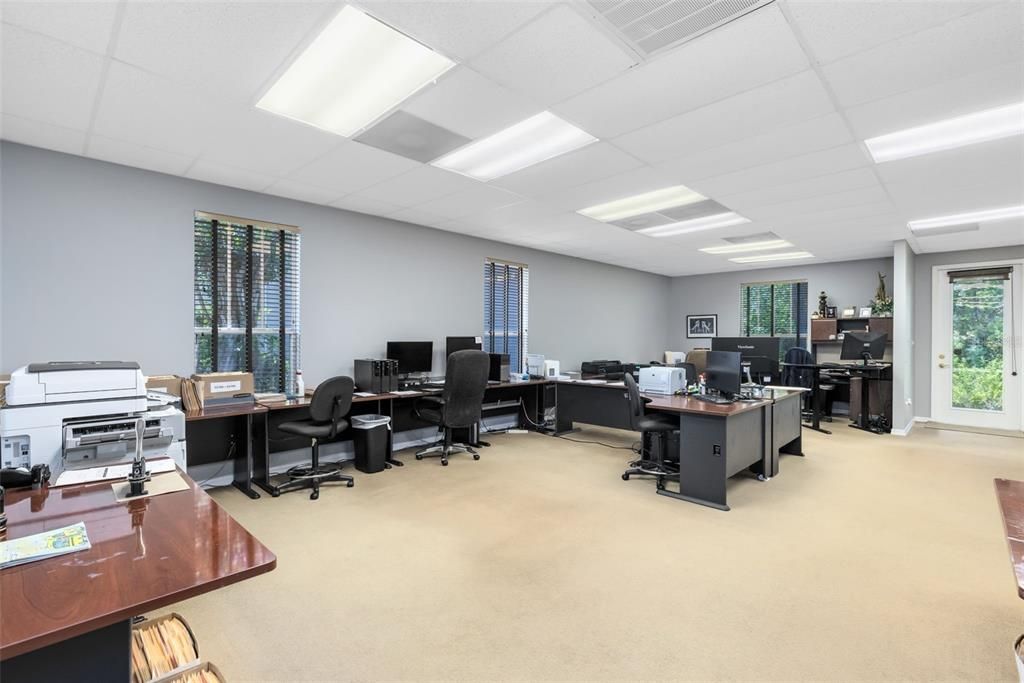 Activo con contrato: $850,000 (0 camas, 0 baños, 3000 Pies cuadrados)