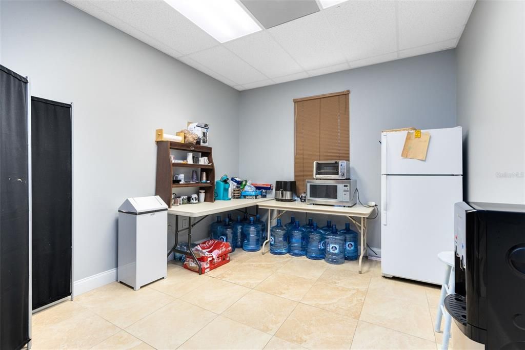 Activo con contrato: $850,000 (0 camas, 0 baños, 3000 Pies cuadrados)