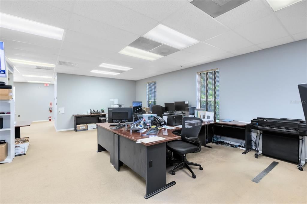 Activo con contrato: $850,000 (0 camas, 0 baños, 3000 Pies cuadrados)