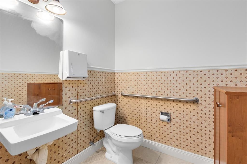 Activo con contrato: $850,000 (0 camas, 0 baños, 3000 Pies cuadrados)