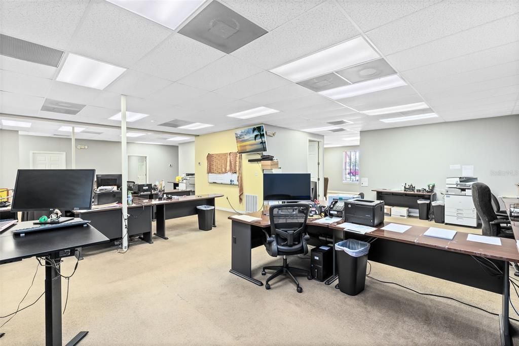 Activo con contrato: $850,000 (0 camas, 0 baños, 3000 Pies cuadrados)