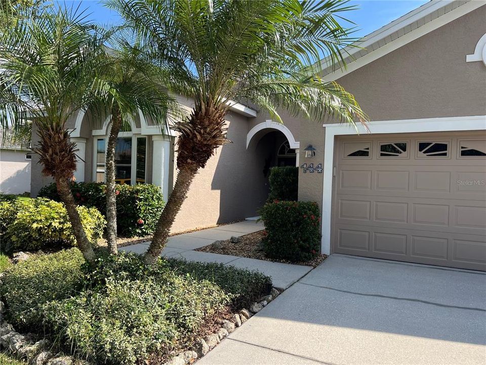 For Sale: $895,000 (3 beds, 2 baths, 1762 Square Feet)