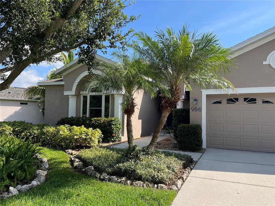 For Sale: $895,000 (3 beds, 2 baths, 1762 Square Feet)