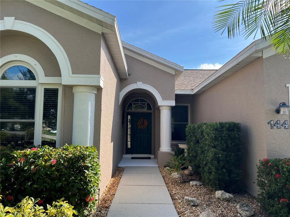 For Sale: $895,000 (3 beds, 2 baths, 1762 Square Feet)