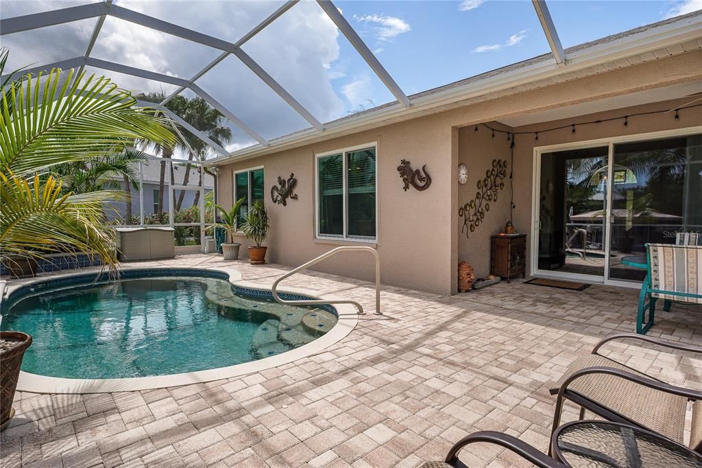 For Sale: $895,000 (3 beds, 2 baths, 1762 Square Feet)