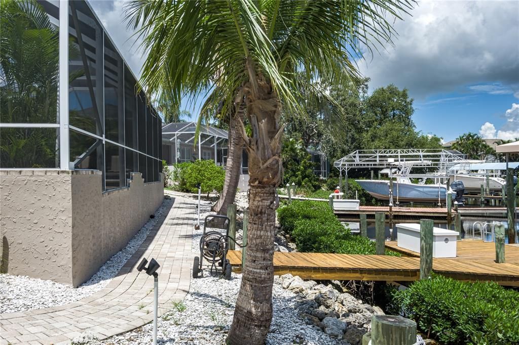 For Sale: $895,000 (3 beds, 2 baths, 1762 Square Feet)