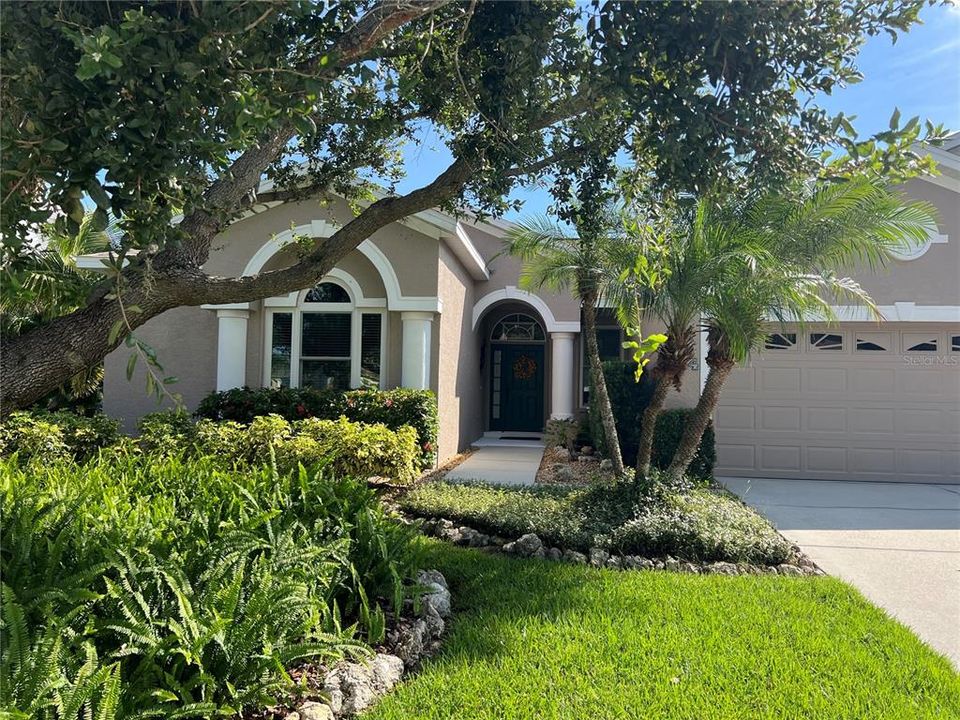 For Sale: $895,000 (3 beds, 2 baths, 1762 Square Feet)