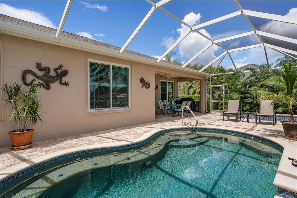 For Sale: $895,000 (3 beds, 2 baths, 1762 Square Feet)