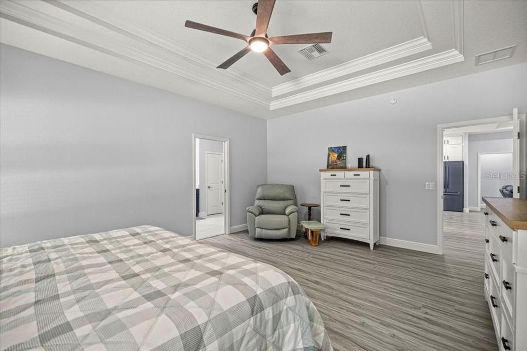 For Sale: $550,000 (3 beds, 2 baths, 2015 Square Feet)