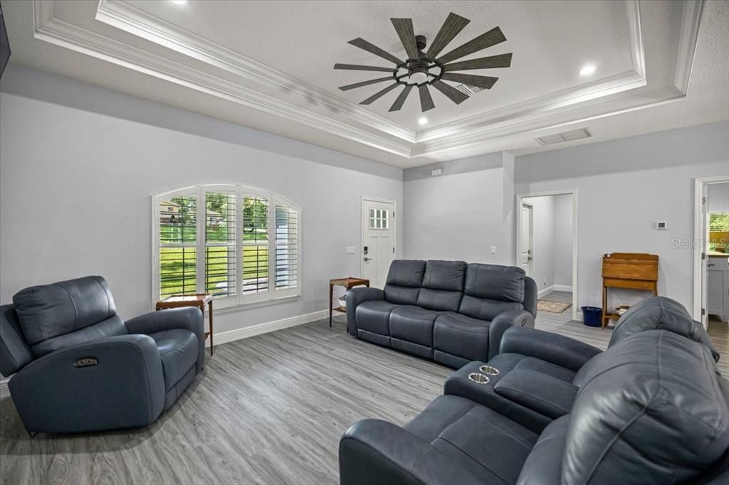 For Sale: $550,000 (3 beds, 2 baths, 2015 Square Feet)