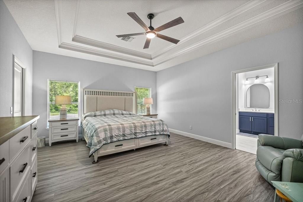 For Sale: $550,000 (3 beds, 2 baths, 2015 Square Feet)