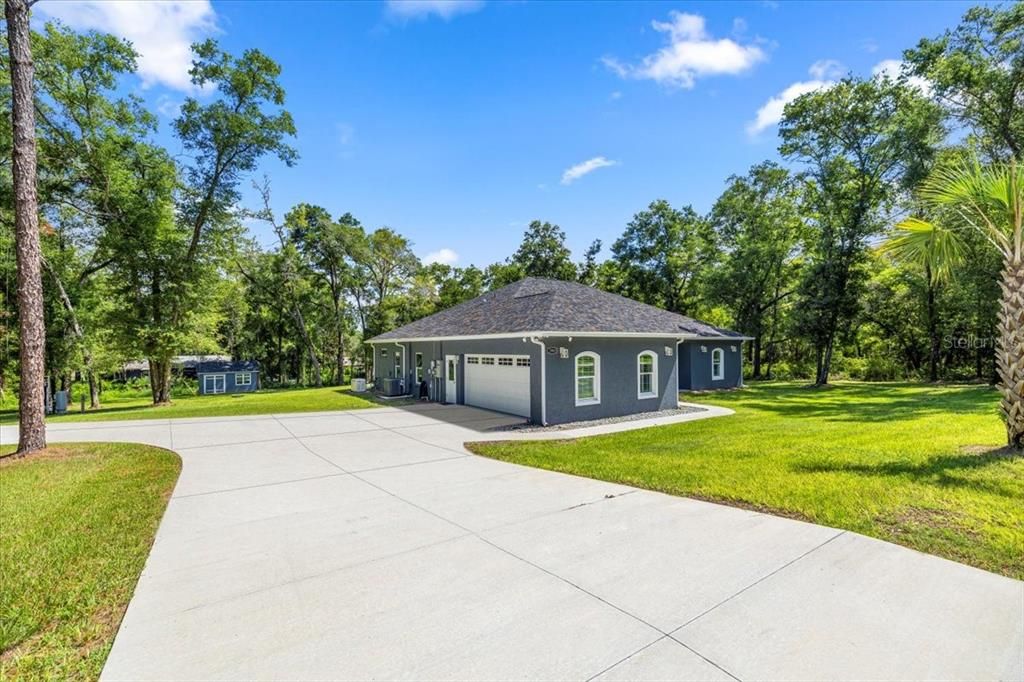 For Sale: $550,000 (3 beds, 2 baths, 2015 Square Feet)