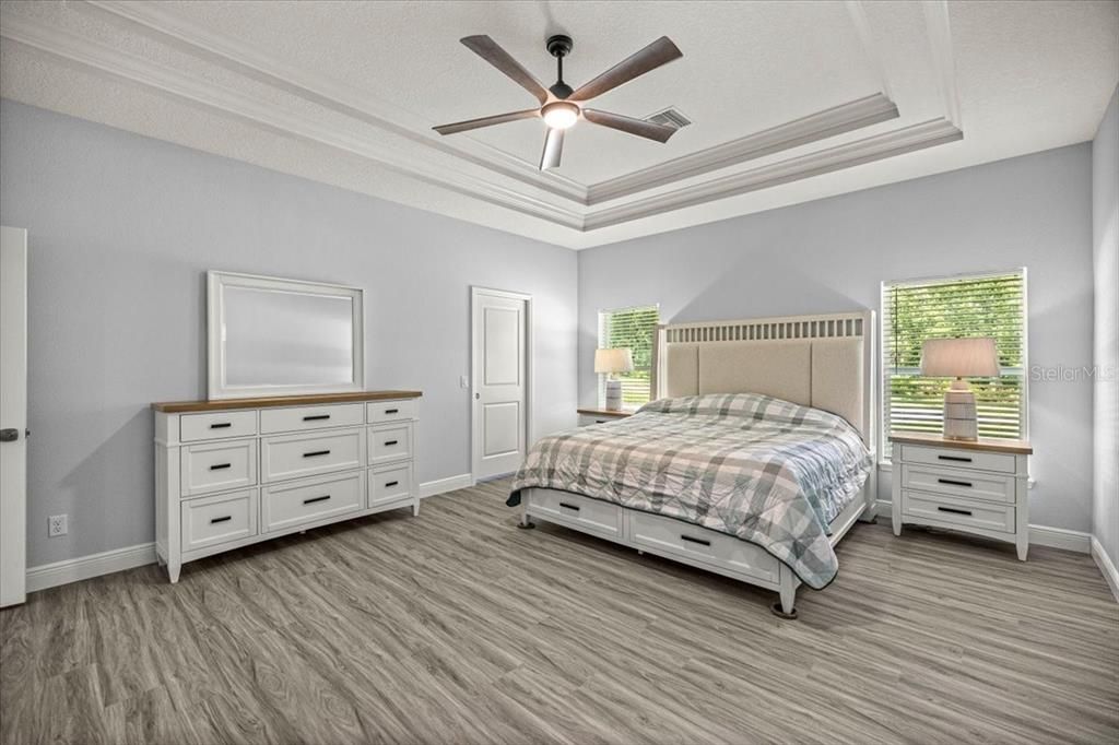 For Sale: $550,000 (3 beds, 2 baths, 2015 Square Feet)