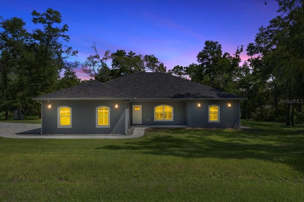 For Sale: $550,000 (3 beds, 2 baths, 2015 Square Feet)